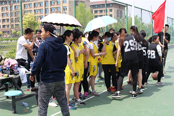 恭祝公司于球派体育女子篮球赛中首战告捷